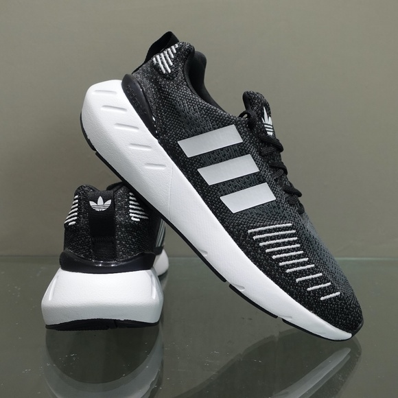 adidas Originals Shoes - Adidas Swift Run 22 Women's Sneakers Black #971